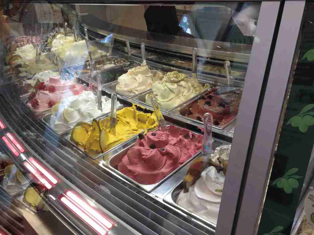Start an Ice cream parlour in small town
