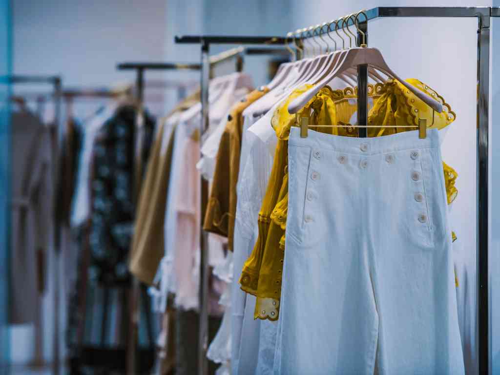 Start A women's clothing boutique