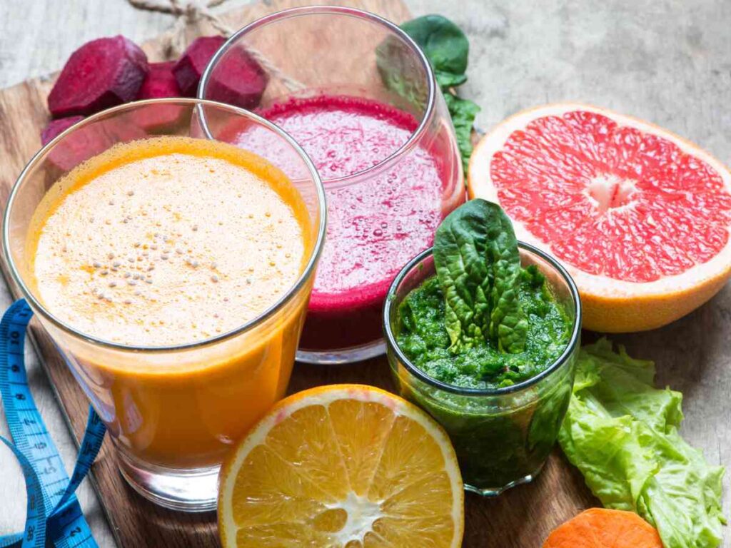 Start A juice bar that offers a variety of detox juices and smoothies